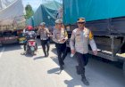 Polres-Jember-Mediasi-Warga-yang-Blokade-Jalan-Raya-Puger,-Arus-Lalulintas-Kembali-Normal