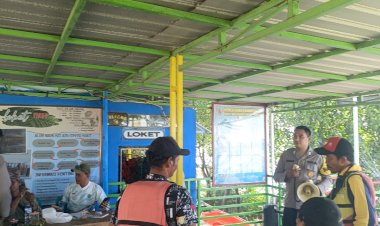 Patroli-Polsek-Jabon-Antisipasi-Lonjakan-Wisatawan-di-Wisata-Bahari-Tlocor-Saat-Libur-Idul-Adha