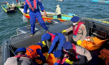 Update-Laka-Laut-di-Pasuruan:-Tim-SAR-Ditpolairud-Polda-Jatim-Kembali-Berhasil-Evakuasi-2-Korban-Meninggal-di-Perairan-Lekok