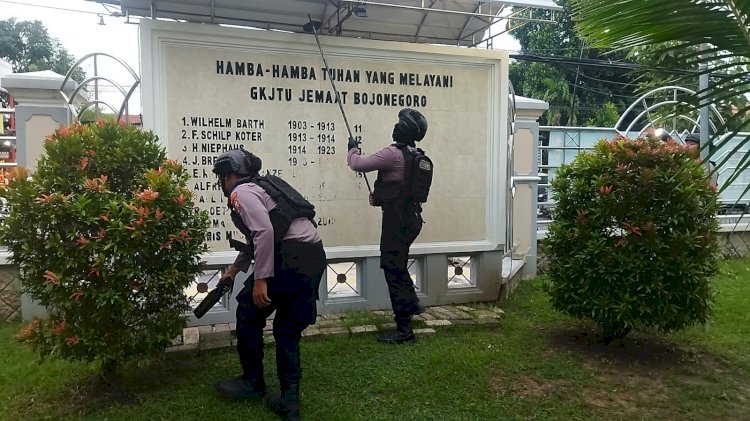 Polres Bojonegoro Sterilisasi Gereja Jelang Ibadah Jumat Agung dan Paskah 2025
