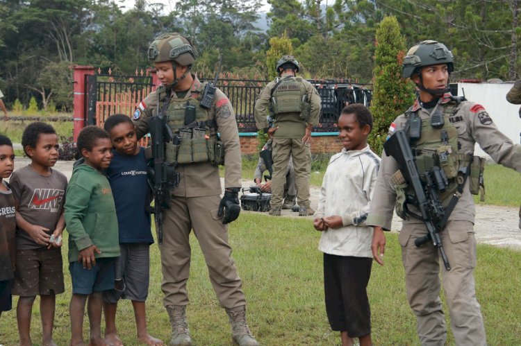 Wujudkan Keamanan dan Kedekatan dengan Masyarakat, Satgas Ops Damai Cartenz Gelar Patroli dan Kegiatan Humanis di Distrik Pugima