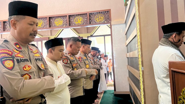 Polresta Banyuwangi Gelar Sholat Ghaib untuk Korban KMP Tunu Pratama Jaya