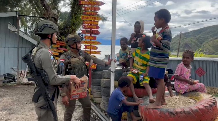 Satgas Ops Damai Cartenz Tebar Kepedulian dan Kebahagiaan di Paniai dan Intan Jaya