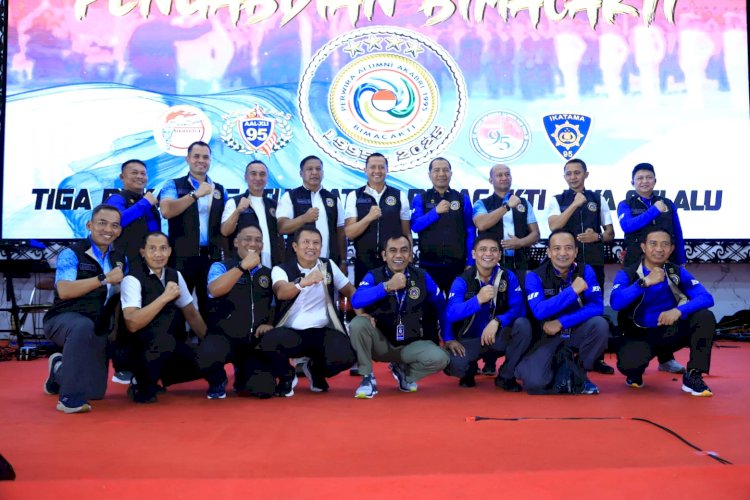 Bentuk Bakti 30 Akabri 95, Ratusan Bansos Diberikan Kepada Masyarakat