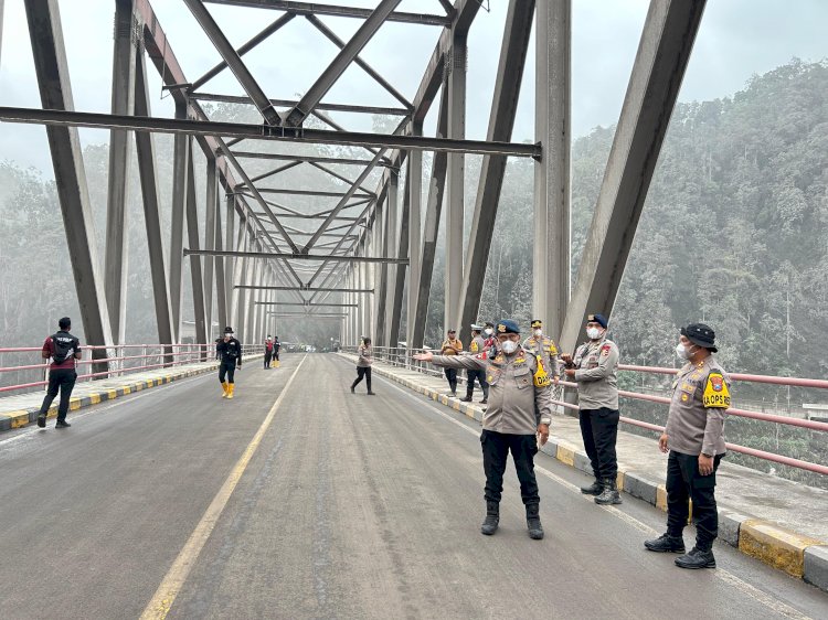 Polda Jatim Himbau Warga Tetap Waspada Antisipasi Letusan Sekunder Gunung Semeru